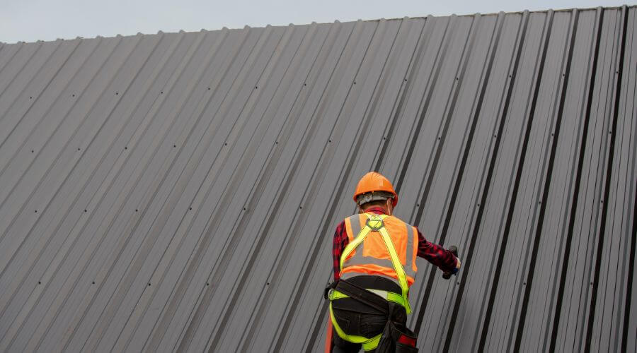 Professional gutter cleaning in Keokuk, IA